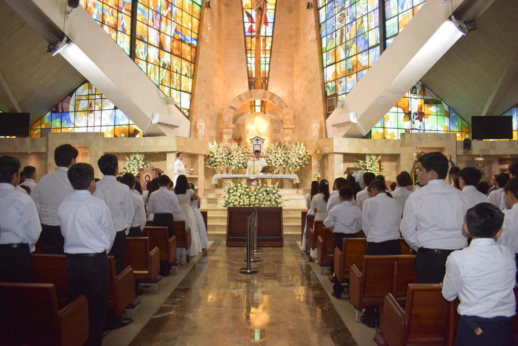 Ceremonia de Primera Comunión y Confirmación