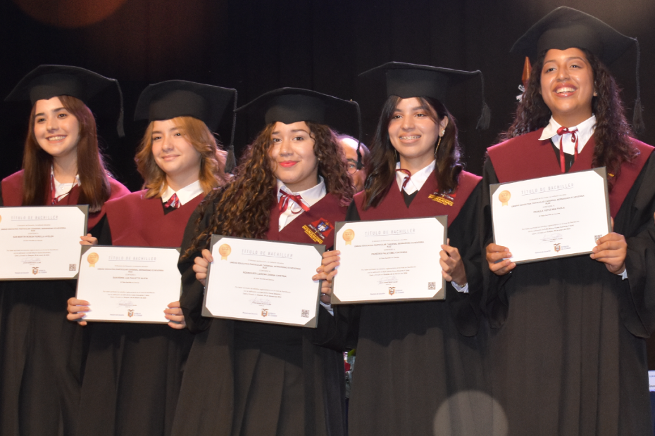 Ceremonia de Graduación Promoción XLI Unidad Educativa Cardenal Bernardino Echeverría Ruiz